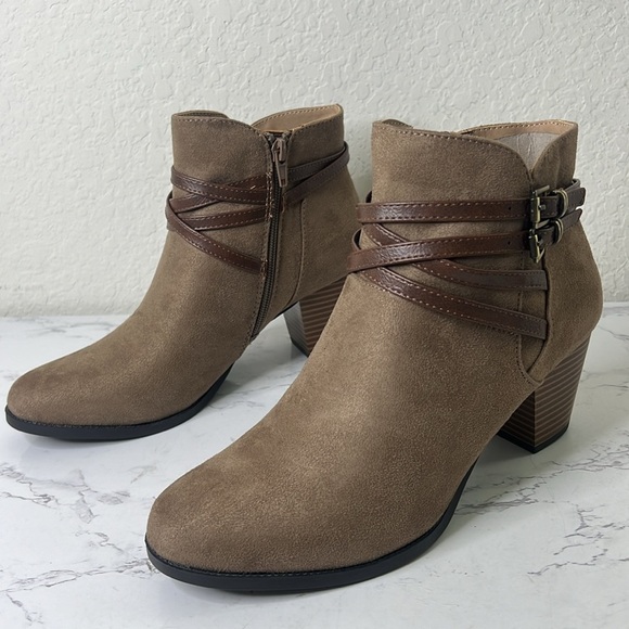 Life Stride Tan and Brown Ankle Boots - Picture 11 of 12